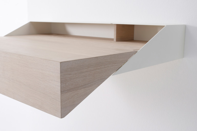 Столик Deskbox - всё дело в деталях